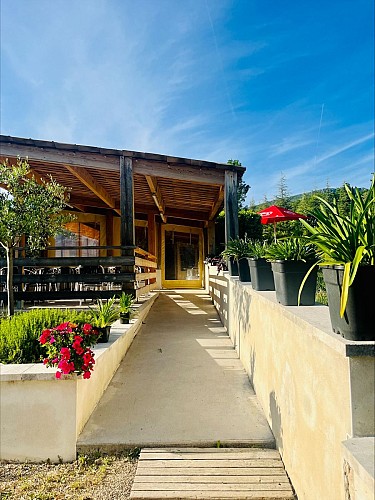 Chez Eve, pool snack