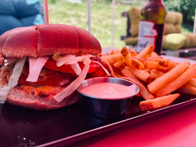 Chez Eve, pool snack