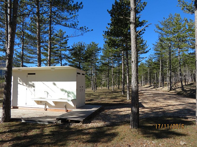 Aire de camping-cars Le Domaine le Clos de Bruis