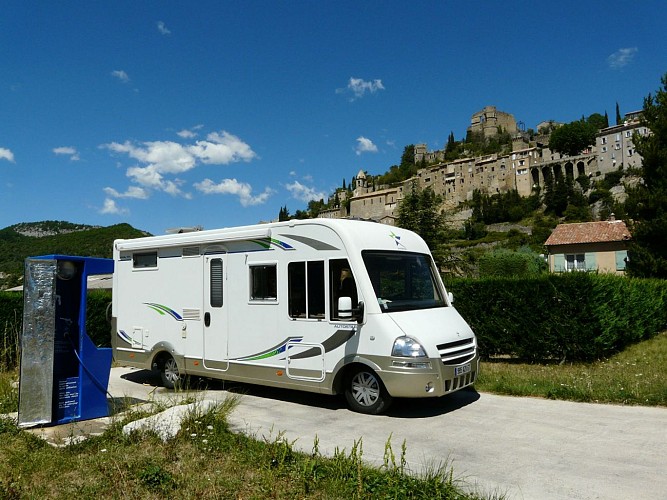 Terrein voor campers Montbrun les Bains