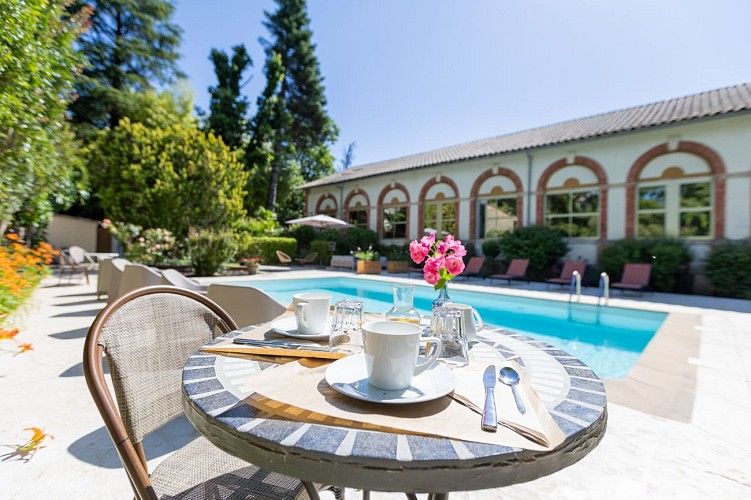 Hôtel Les Bellugues