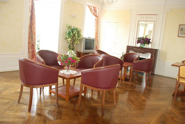 GÎTE ÉTAPE ET SÉJOUR - LE CHATEAU DU BOURG