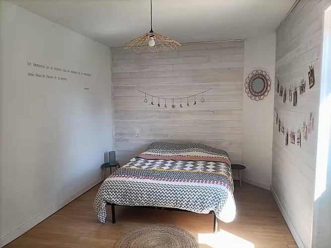 mauleon-moulins-gite-la-maison-moulinaise-chambre1