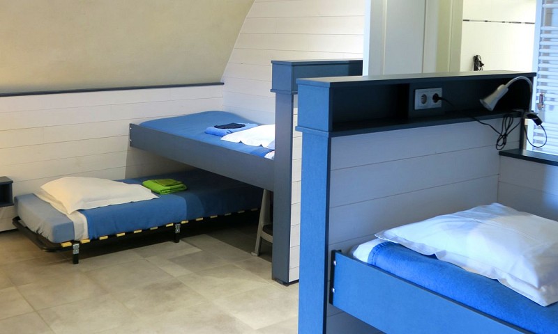 La Grange aux volets bleus