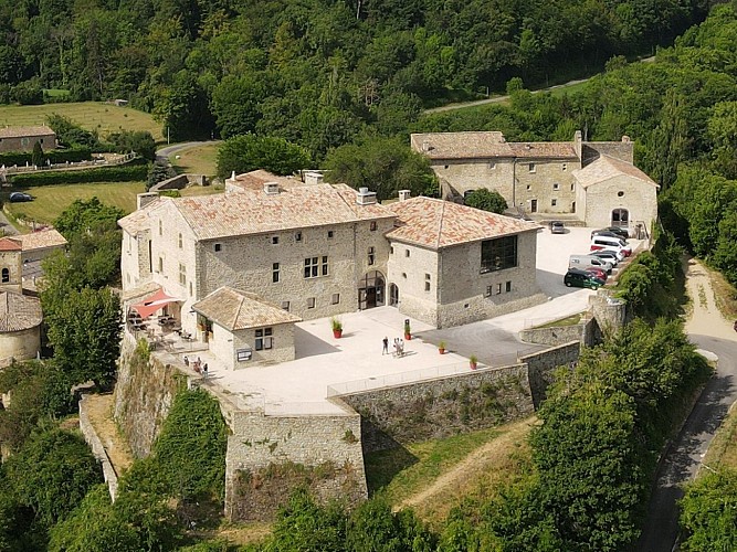 Hôtel-Restaurant Château du Poët Celard