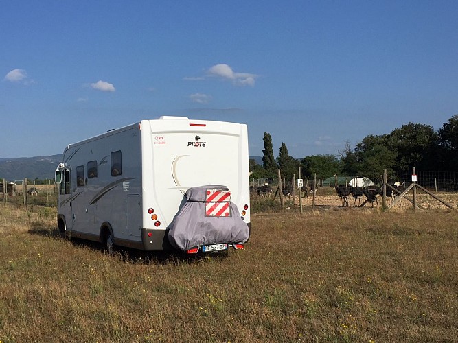 Aire d'accueil camping-cars à la ferme