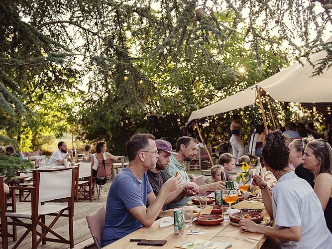 Restaurant Le Hangar & sa tente Nomade - Camping Les Chamberts
