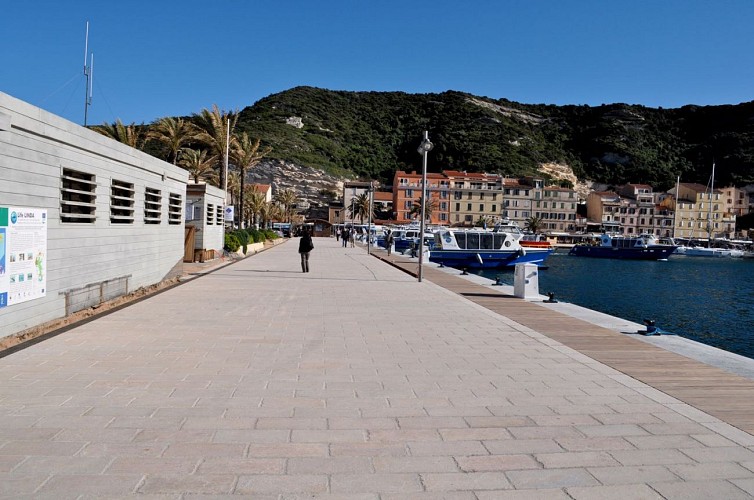 bonifacio_marina_quai_capitainerie