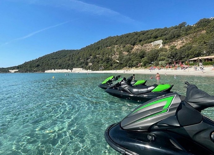 Randonnée jet ski à plage de Canela