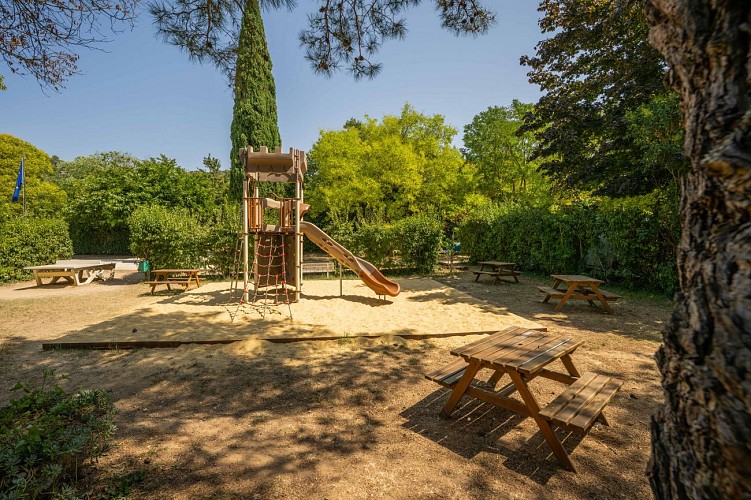 Camping le Castelas - aire de service camping-car