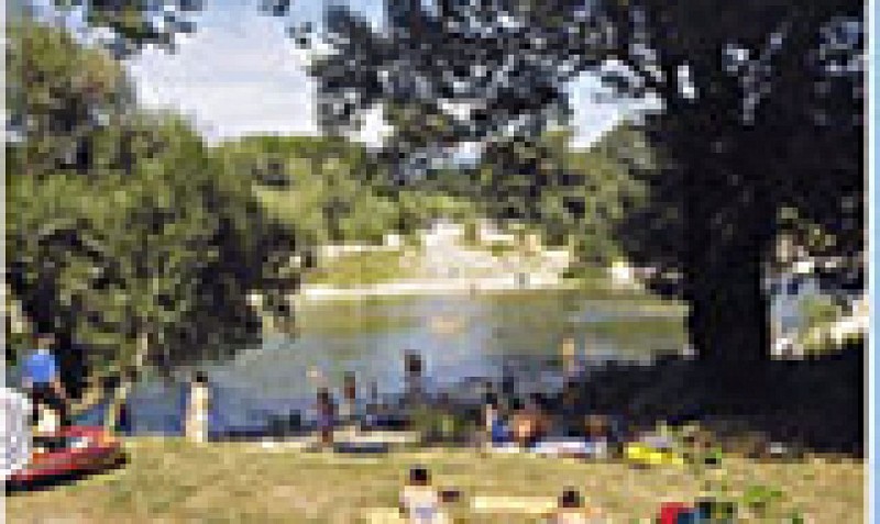 Aire de service camping-car au camping de l'Ardèche