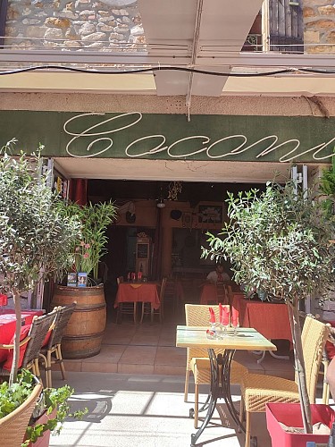 Le Coconuts