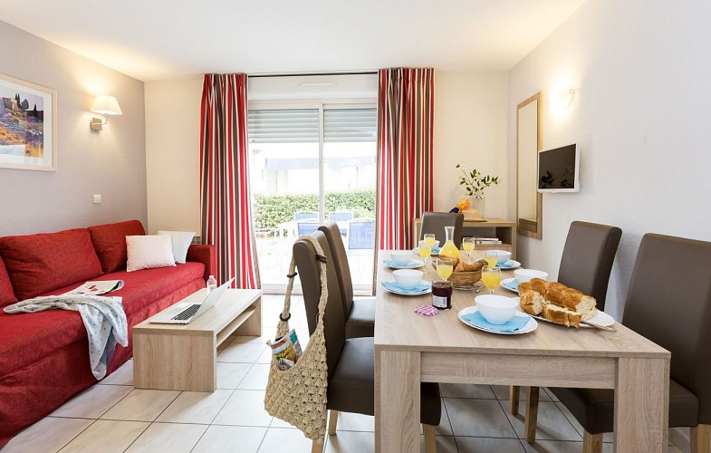 Holiday rentals "Odalys - Le Domaine des Hauts de Salavas"