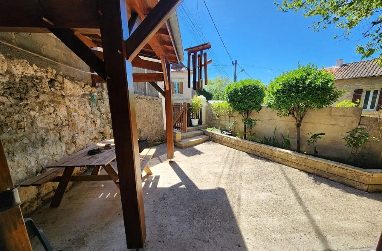 Chez-Sorel-terrasse-1536x1152