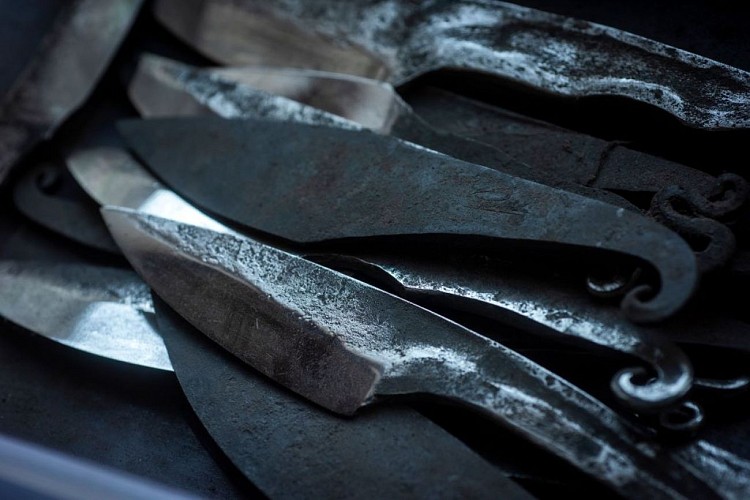 ceccaldi-couteaux-jcattard-32-red