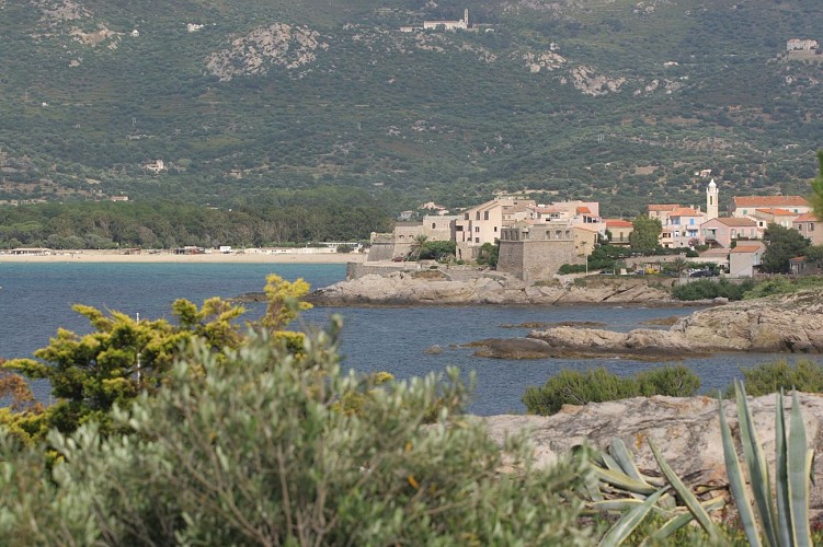 village de Balagne les pieds dans l'eau