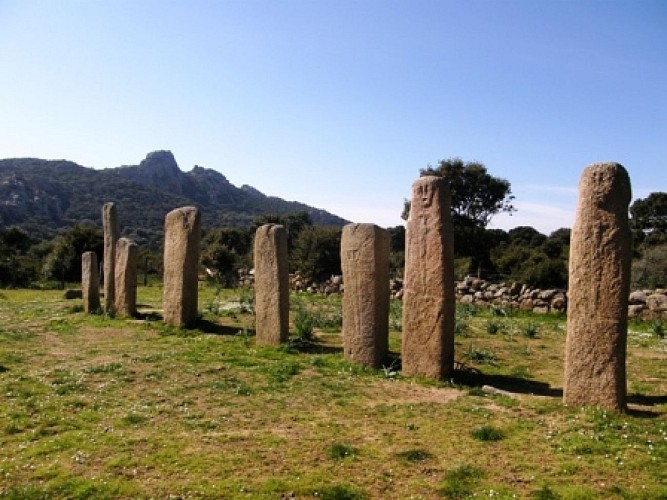 menhir cauria corse du sud patrimoine et culture corse archéologie_4