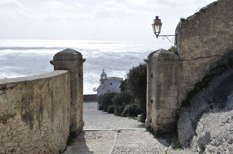 Bonifacio_Chapelle-Saint-Roch_Sud Corse_ vue extérieure_Corse-du-Sud