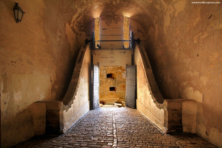 PORTE DE GENES vue de l'intérieur_1