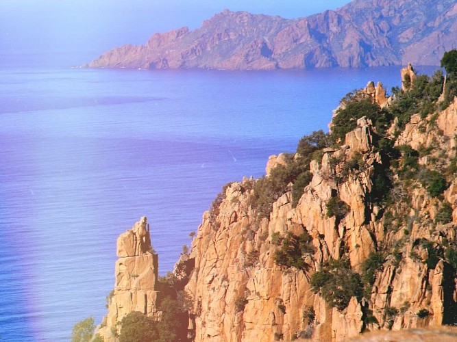 EVEQUE-CALANCHE-PIANA-J.Pieraggi