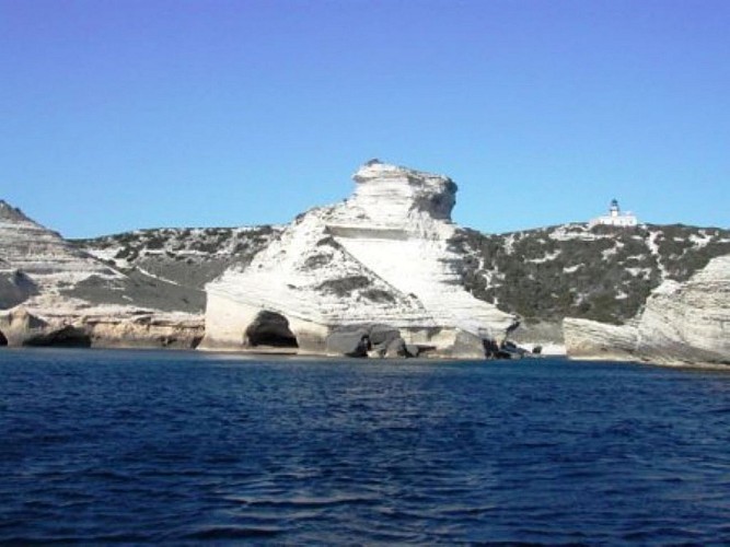 LES-FALAISES-DE-BONIFACIO-1