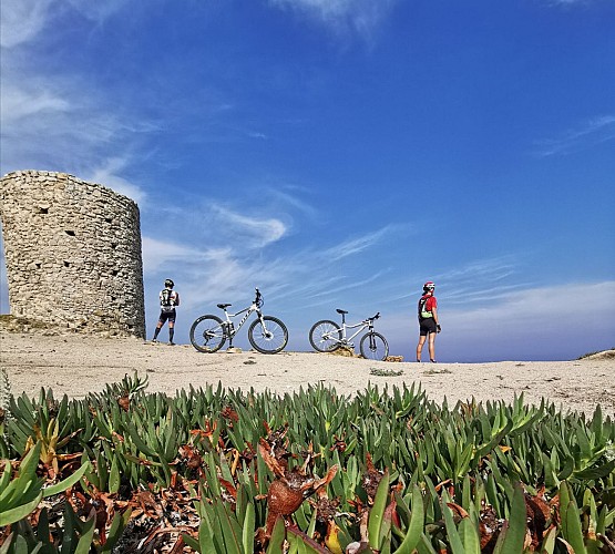 POINTE DE SPANO ET SA TOUR GÉNOISE