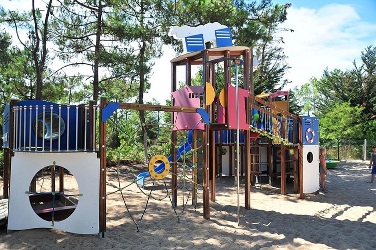 CAMPING LE CLOS DES PINS