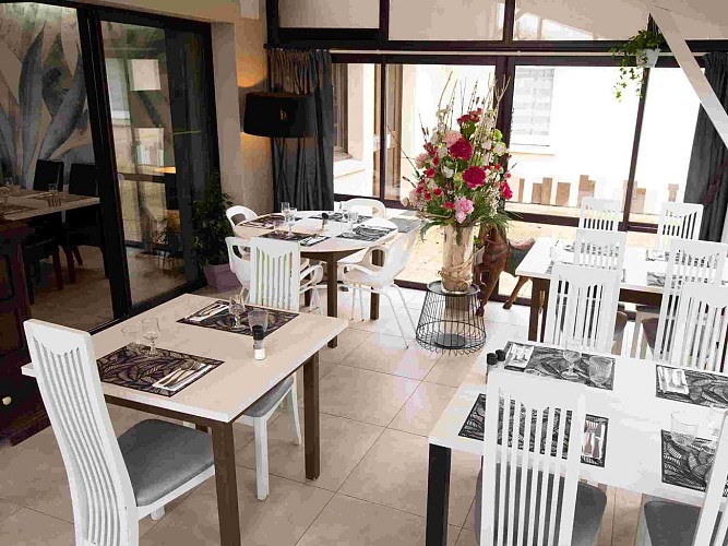 Hôtel-Restaurant Les Éléïs