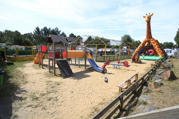 ALOA VACANCES CAMPING RIEZ A LA VIE