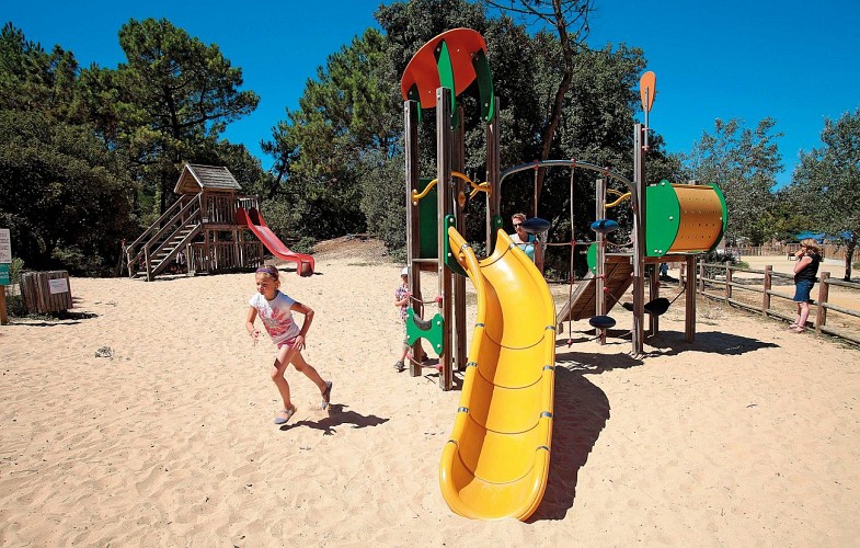 Flower Camping Demoiselles Plage