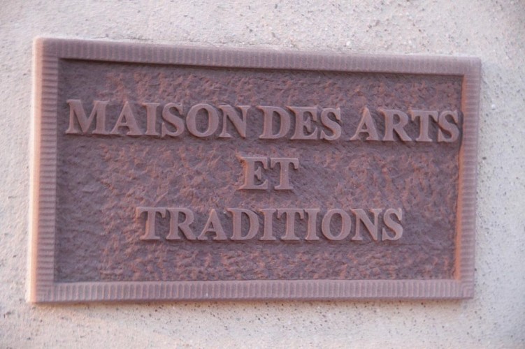 Plaque