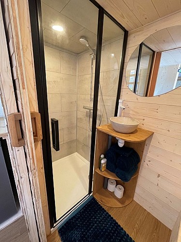 tiny house_l atelier des coteaux_hedebouville_douche