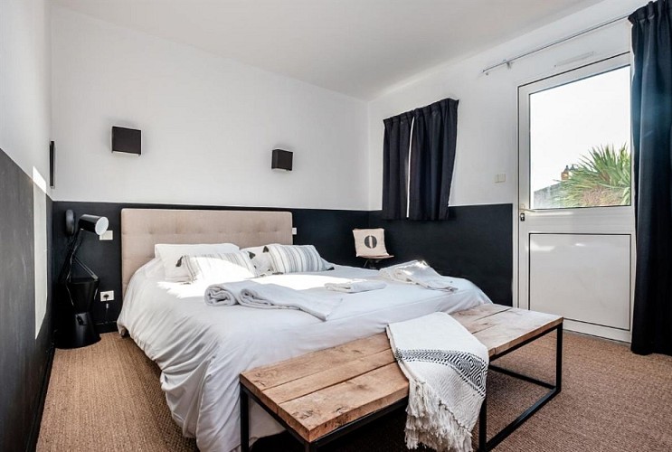 HÔTEL  L'ÎLE Ô CHÂTEAU