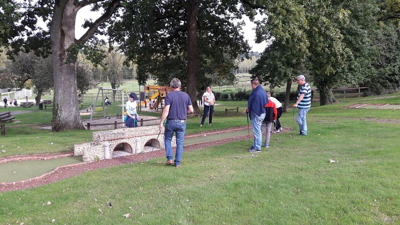 Mini-Golf au camping sur le Parc de Loisirs de Vaux