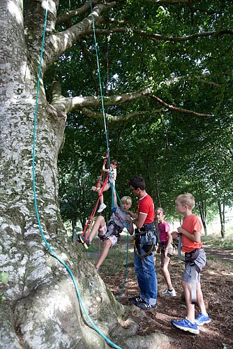 Parcours dans les arbres - Parc de Loisirs de la Colmont