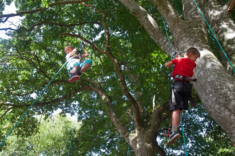 Parcours dans les arbres - Parc de Loisirs de la Colmont