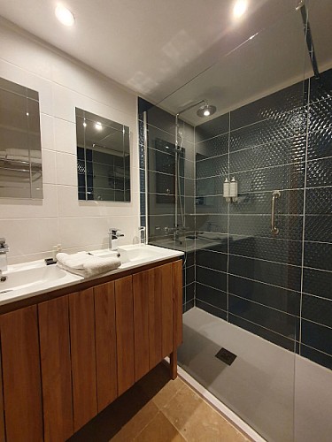 HÔTEL LES PRATEAUX & RESTAURANT