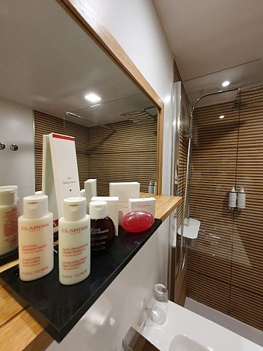 HÔTEL LES PRATEAUX & RESTAURANT