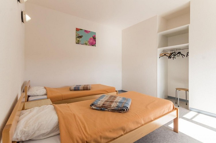 262307-3_H70G000674_5cac837996871_4