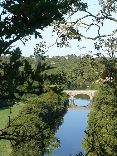 Panorama sur la Sèvre et le pont de la Haye-Fouassière