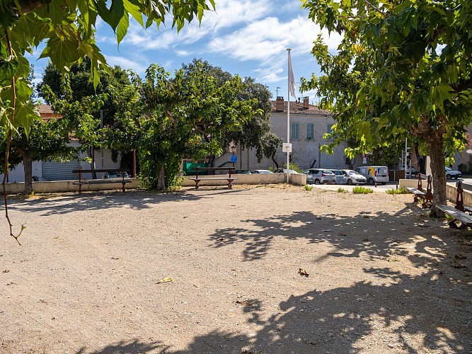 Quadra de petanca na estação