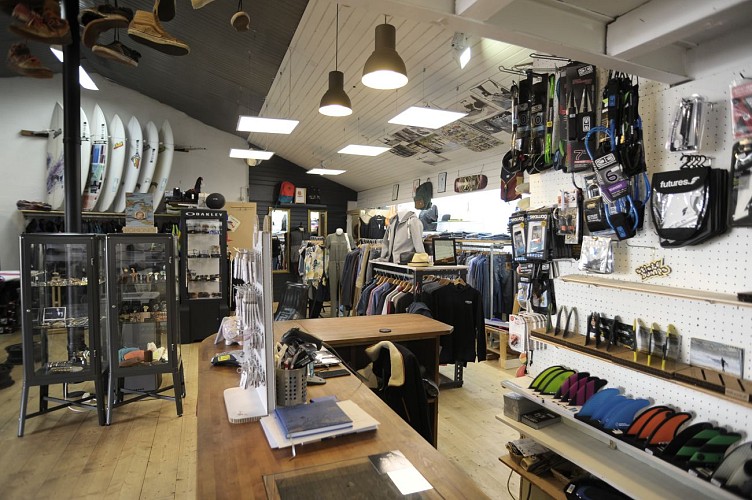 LOBSTORE SURF SKATE SCHOOL SHOP