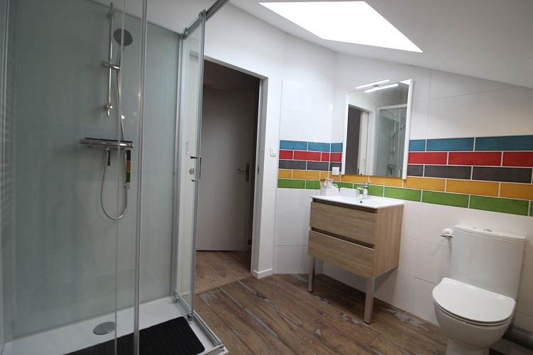 Seconde salle de bain.