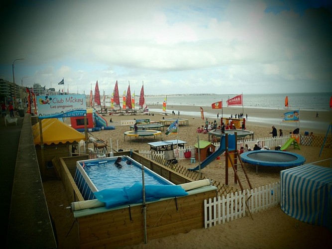 Club de plage Les Pingouins - Club du Journal de Mickey