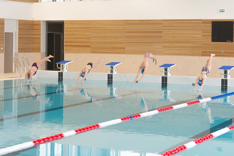 CENTRE AQUATIQUE LA VAGUE A MAYENNE