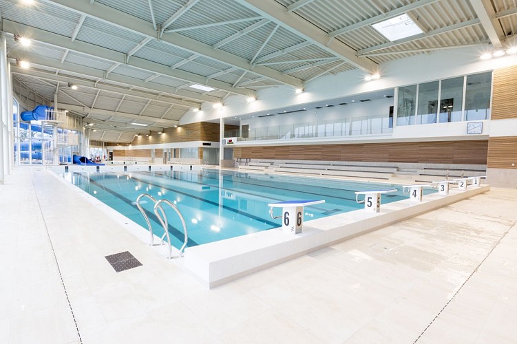 CENTRE AQUATIQUE LA VAGUE A MAYENNE
