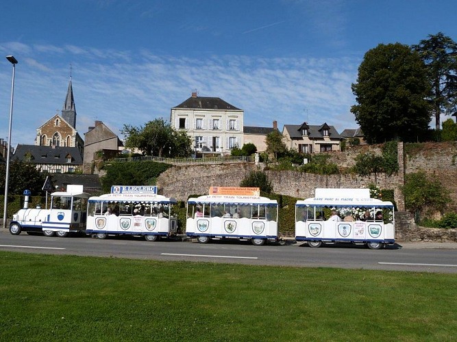 PETIT TRAIN TOURISTIQUE - LE CASTROGONTÉRIEN