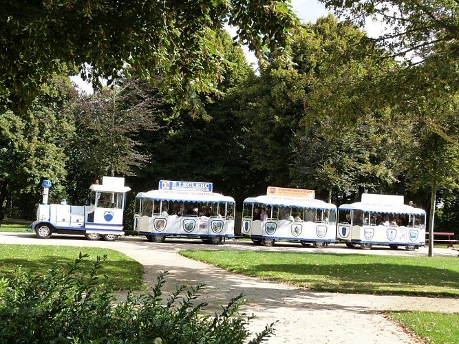 PETIT TRAIN TOURISTIQUE - LE CASTROGONTÉRIEN