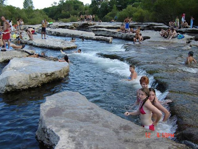 Les Amandiers Farm Campsite