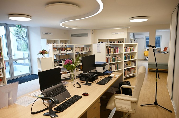 Centre culturel AMBILLE - Accueil - ARETTE (©Mairie Arette)